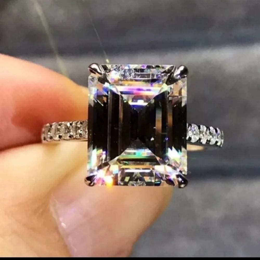 HOST PICK Beautiful Engagement Ring. S6 - Picture 2 of 5